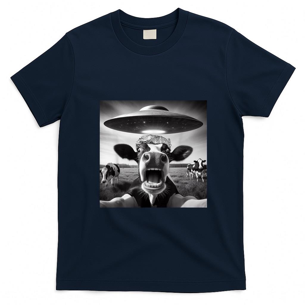 Funny Tees - Funny Cow Abduction By UFO Selfie - Hilarious Alien Meme T-Shirt