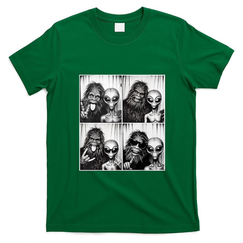 Funny Tees - Funny Photobooth Photo Sasquatch UFO Bigfoot And Alien T-Shirt