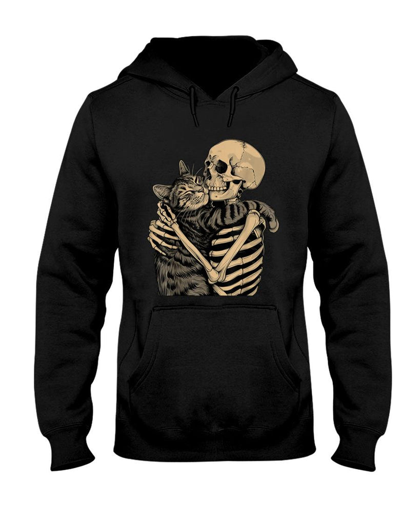 Pet Mom Halloween Shirt - Skeleton Hugging Cat Halloween Cat Lover Cat Mom Dad T-Shirt