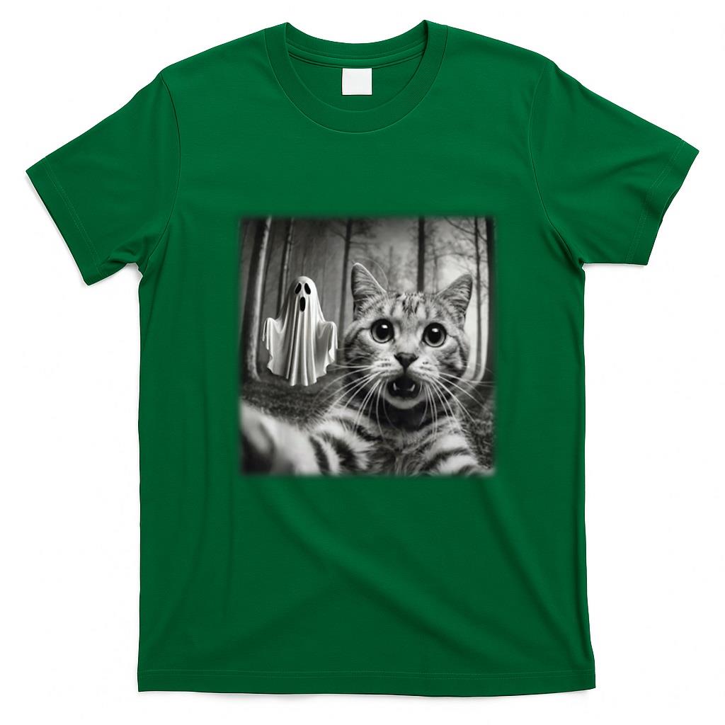 Pet Mom Halloween Shirt - Funny Halloween Cat Selfie with Spooky Ghost Cat Lovers T-Shirt