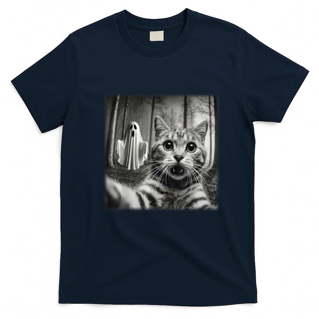 Pet Mom Halloween Shirt - Funny Halloween Cat Selfie with Spooky Ghost Cat Lovers T-Shirt