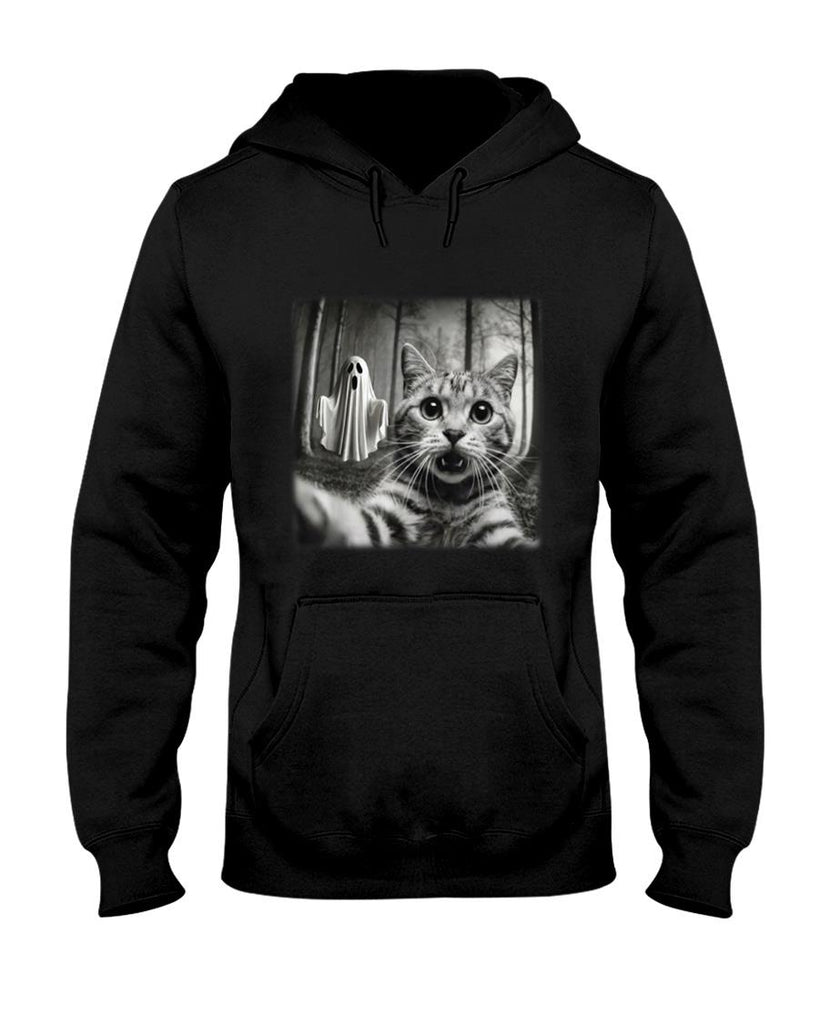Pet Mom Halloween Shirt - Funny Halloween Cat Selfie with Spooky Ghost Cat Lovers T-Shirt